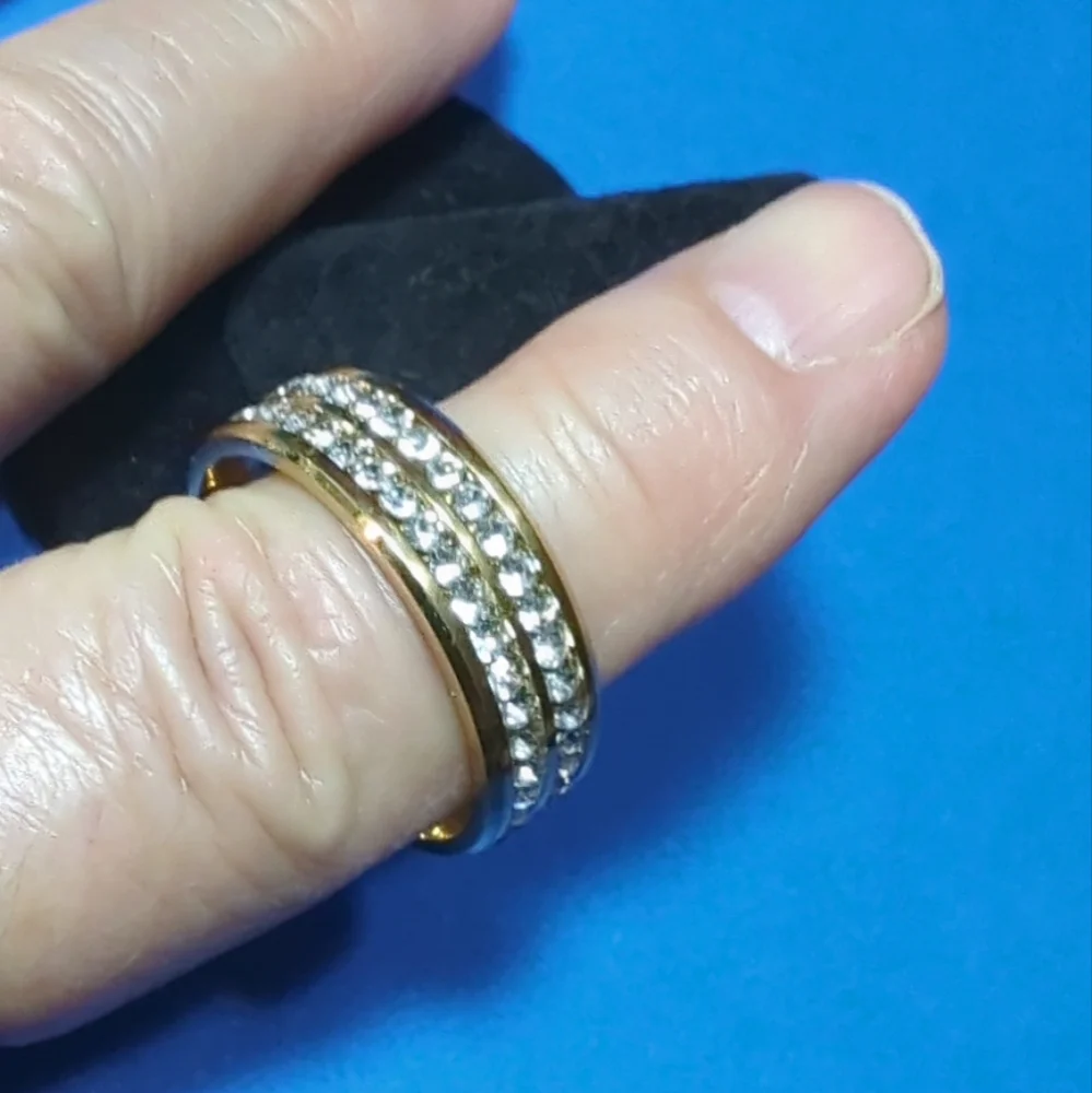 Sleek Stylish Brilliant Stainless Steel Rhinestone Promise Band/Ring Unisex Sz10